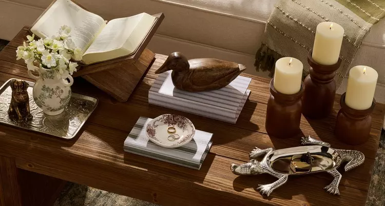 Kinkeeping Tabletop Decor